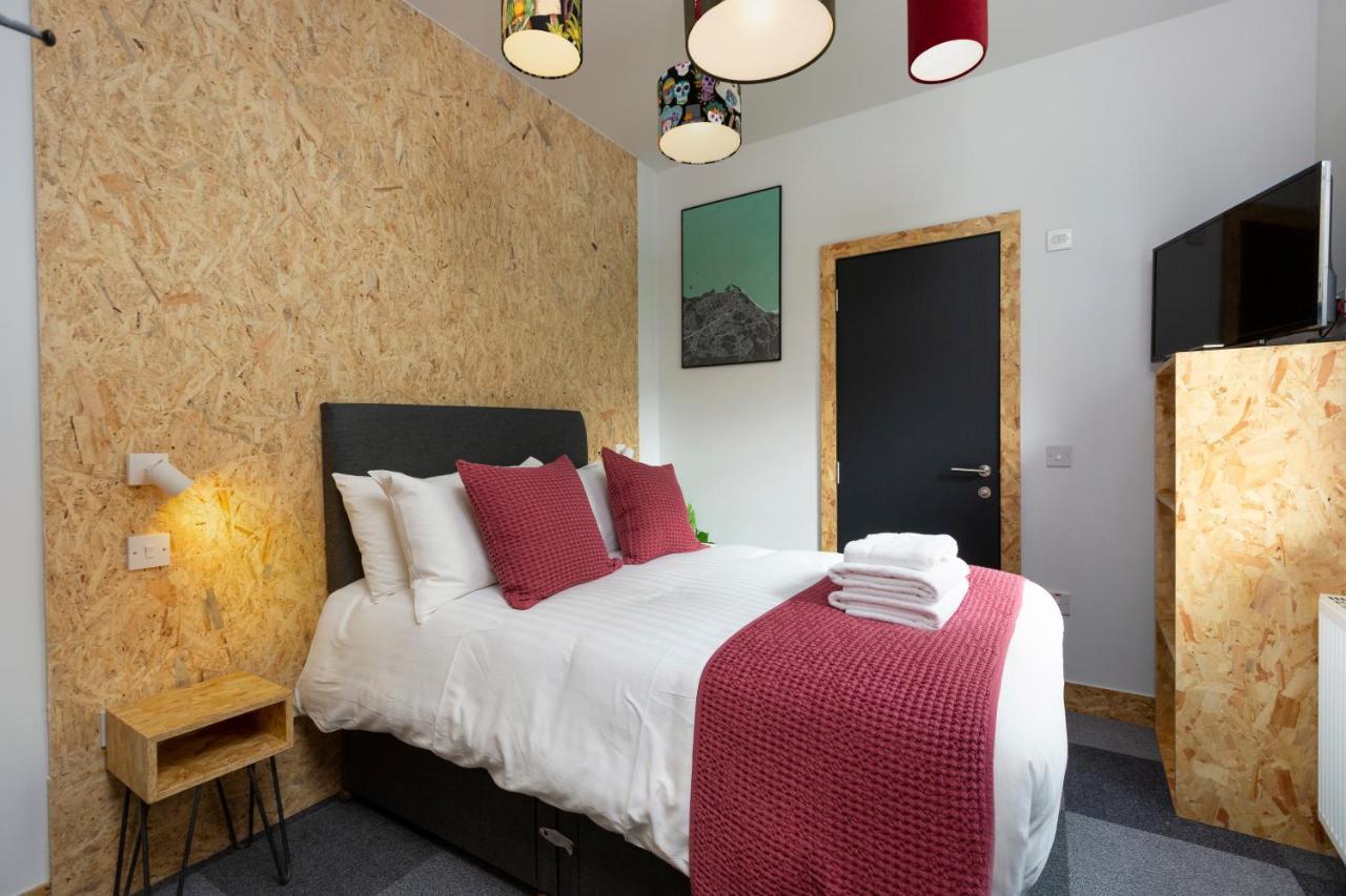 On The Walk Hotel EDI Kamer foto